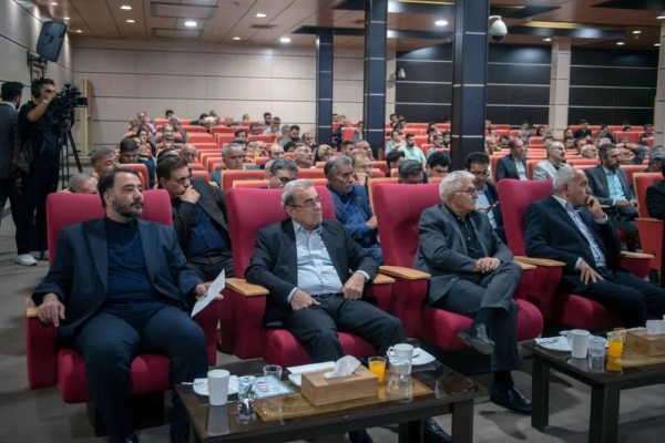 یکصد و یازدهمین جلسه شورای گفت&zwnj;وگوی دولت و بخش خصوصی استان کرمانشاه به ریاست دکتر منوچهر حبیبی، استاندار کرمانشاه، و با حضور دکتر حسن دانایی&zwnj;فر، سفیر پیشین جمهوری اسلامی ایران در عراق و رئیس ستاد اقتصادی ایران و عراق، یحیی آل&zwnj;اسحاق، رئیس اتاق مشترک ب