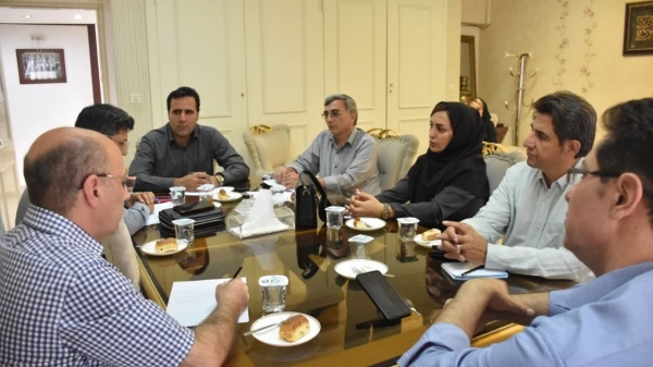 یکصد و سی وپنجمین جلسه کارشناسی شورای گفت&zwnj;وگوی دولت و بخش خصوصی استان کرمانشاه با محوریت بررسی مسائل و مشکلات پیمانکاران بومی استان در نحوه برگزاری و شرکت در مناقصات برگزار شد.