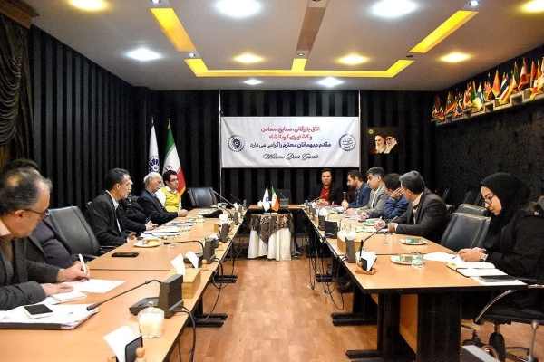به گزارش روابط عمومی اتاق کرمانشاه، یکصد و بیست و دومین جلسه کارشناسی شورای گفت&zwnj;وگوی دولت و بخش خصوصی استان با محوریت &laquo;بررسی و رفع موانع و مشکلات صدور مجوز کسب&zwnj;وکارهای بخش کشاورزی&raquo; برگزار شد.